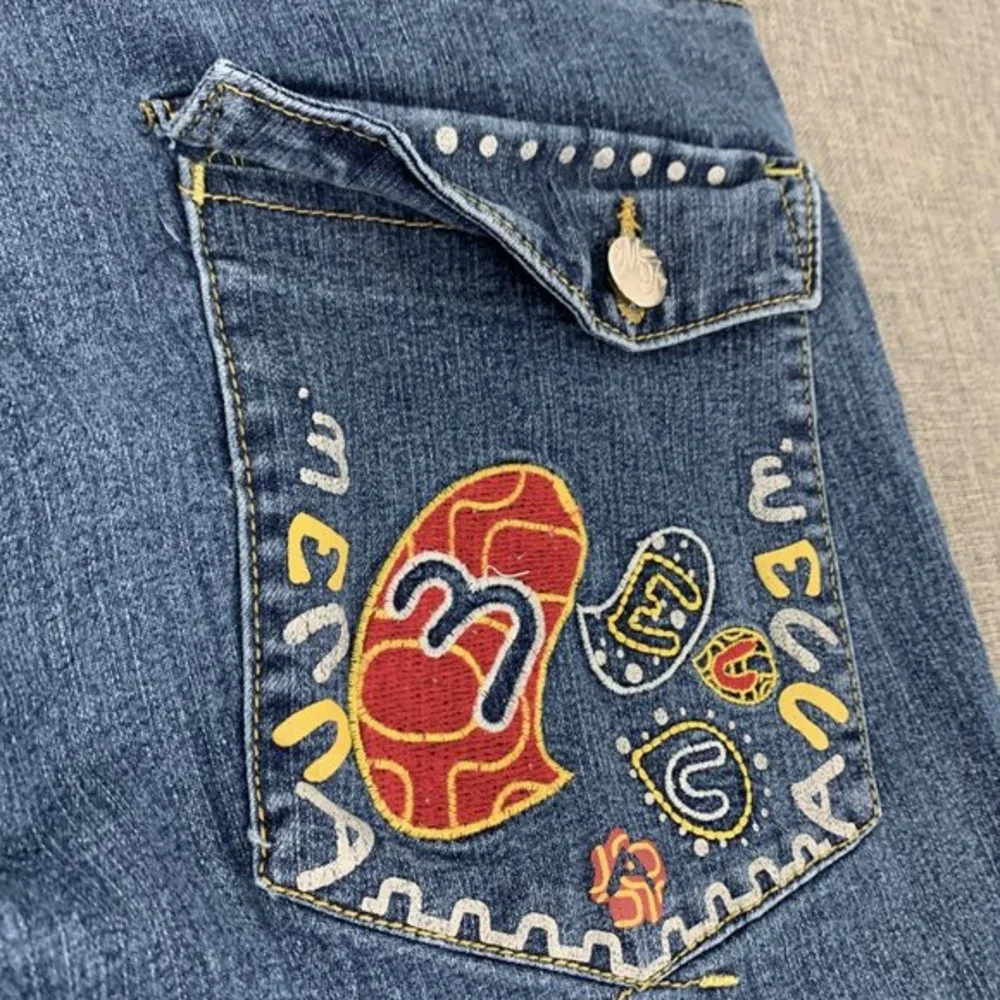 Mecca Femme‎ Cropped Jeans Size 9/10 Embroidered Design Low Rise 78% Cotton
